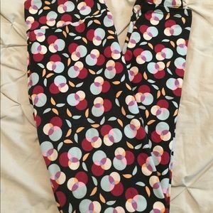 LuLaRoe one size leggings
